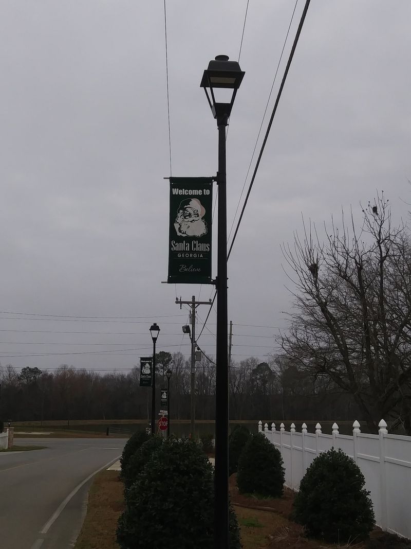 This Little Georgia Town May Have The Funniest Name In The State - Decor Hint Luminaries Lighting The Way For A Sleigh