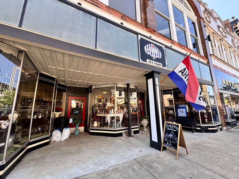 Shelbyville's Main Street Antique District
