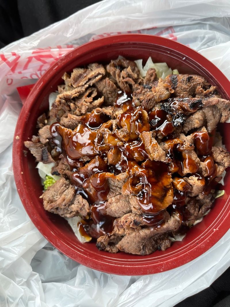 This New Boise, Idaho Restaurant Serves A Secret Sauce People Are Already Addicted To - Decor Hint Bowls Built For Big Appetites