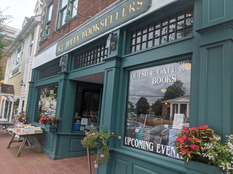 This Independent Bookstore Has Been Bringing Readers Together For Decades