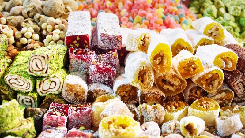 10 Old-Fashioned Candy Shops In Kentucky That Feel Like Willy Wonka's Factory - Decor Hint Chocolate And Nut Kingdom