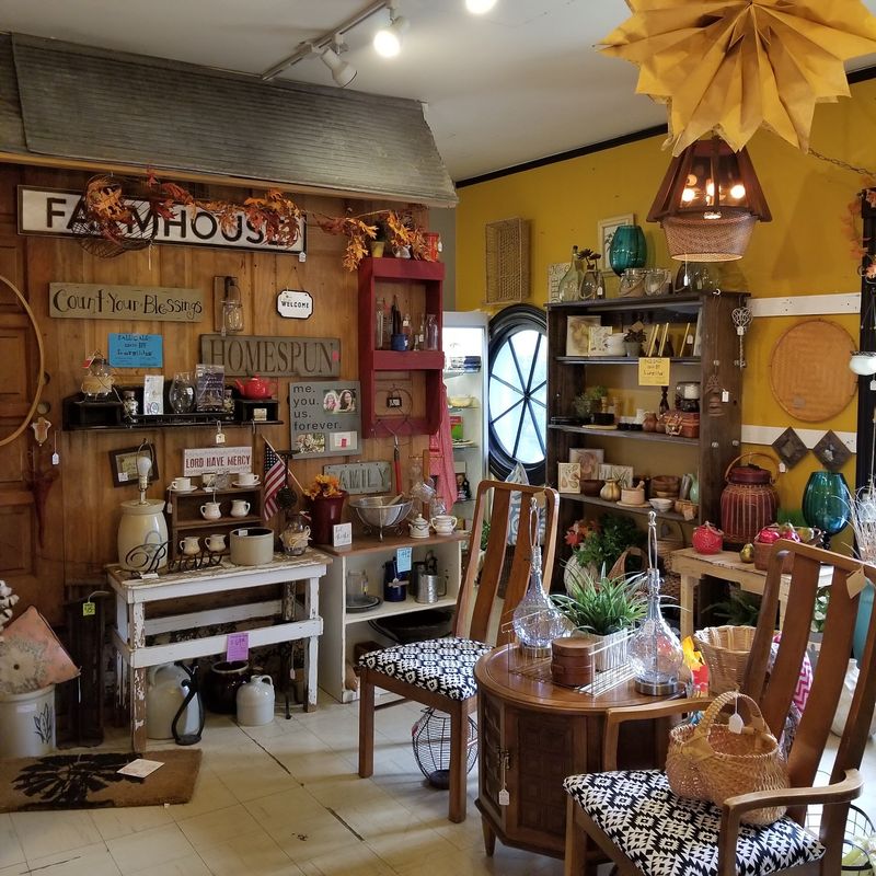 The Century Old Mansion In Minnesota That's Been Turned Into A Shopper's Dream Come True - Decor Hint Vintage Finds Mixed With Brand New Goods