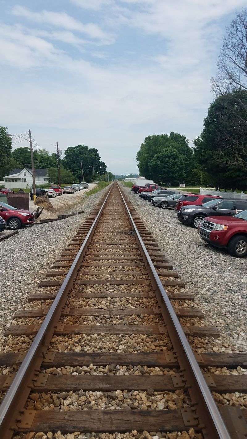 Almost Nobody Outside Kentucky Knows About This Secret Antique Village - Decor Hint The Railroad History That Built This Town