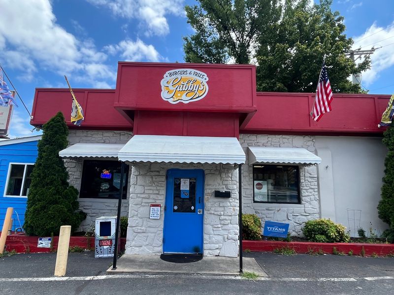 These 10 Tennessee Burger Joints May Be Small, But Locals Swear By Them - Decor Hint Gabby's Burgers & Fries, Nashville
