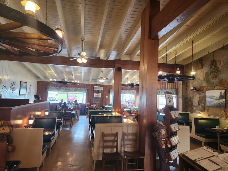 These 9 North Carolina Breakfast Joints Where The Portions Are Almost Too Big To Finish - Decor Hint Joey's Pancake House, Maggie Valley