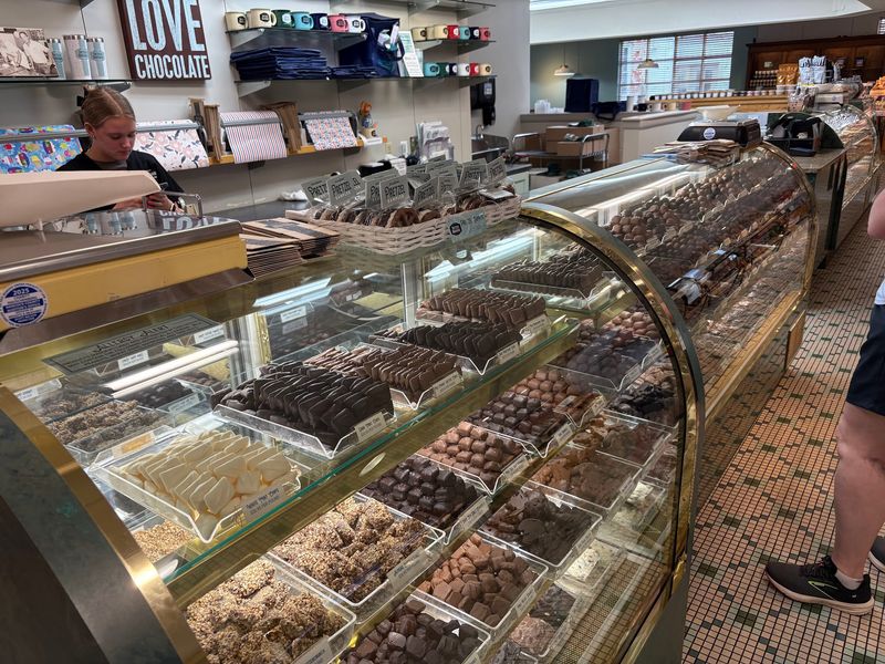 Started By Four Brothers In 1937, This Ohio Bakery Became An Ice Cream Favorite - Decor Hint Pretzels Dipped In Pure Joy