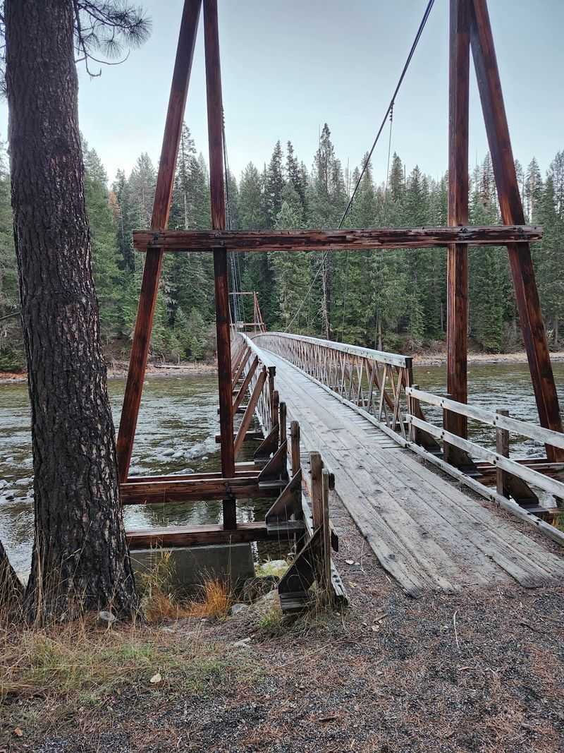 This 2.3-Mile Hike In Idaho Leads You To A Swinging Suspension Bridge Hidden In The Woods - Decor Hint Cross The Swinging Suspension Bridge Right Near The Start