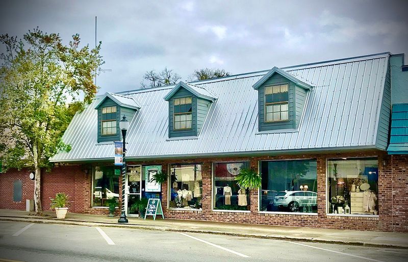 A Downtown That Still Runs On Old Florida Time