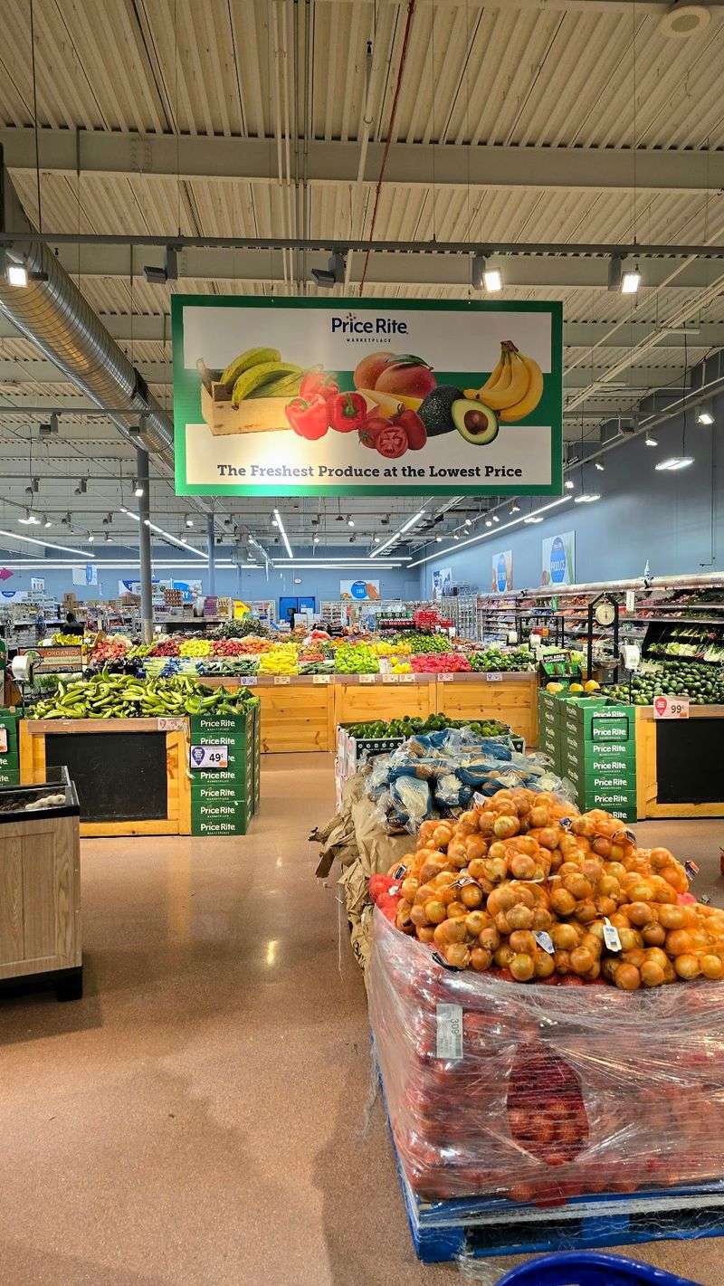 A Neighborhood Grocery Store Built Around Everyday Savings