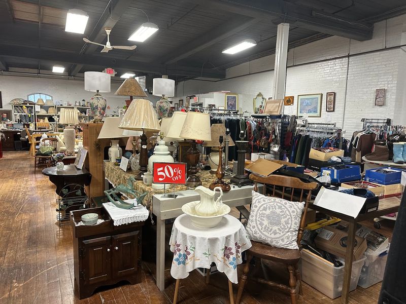 Affordable Treasure Hunting Keeps Shoppers Digging