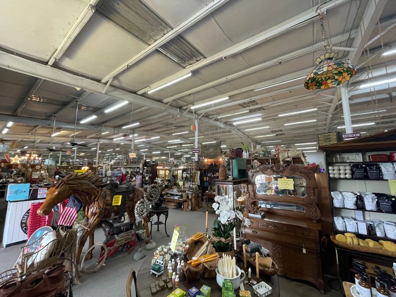 Sixty Thousand Square Feet Of Wandering Room