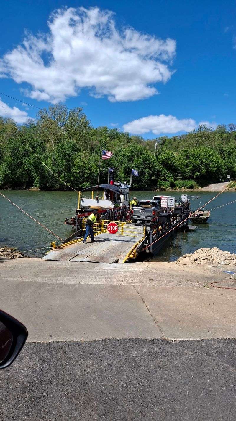 This Free Kentucky Ferry Has Been Crossing The River For More Than 200 Years - Decor Hint A Free Ride Across The Kentucky River