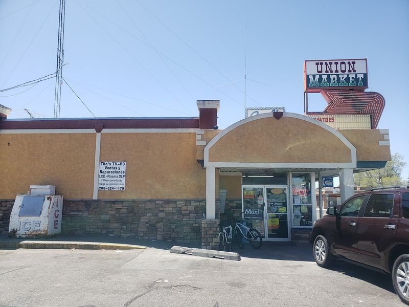 Grocery Aisles Hiding Great Tacos