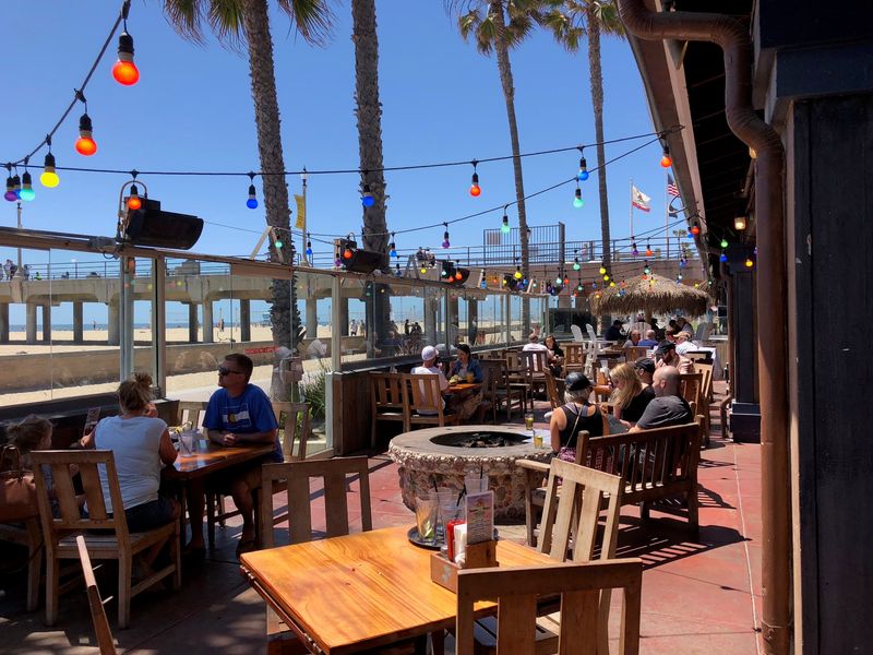 Eat With The Pacific Ocean Right In Front Of You