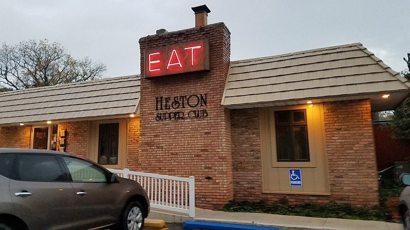 This Legendary Supper Club In Indiana Has The Best Prime Rib In The Midwest - Decor Hint The Place That Started It All