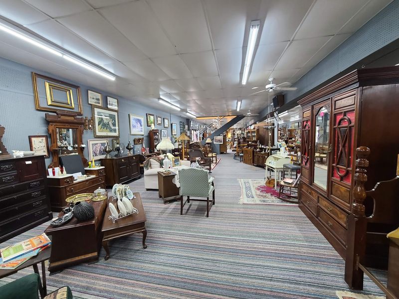 This Massive Antique Mall In Georgia Is The Sort Of Treasure-Filled Spot Collectors Dream About - Decor Hint The Long Hallways That Never Seem To End