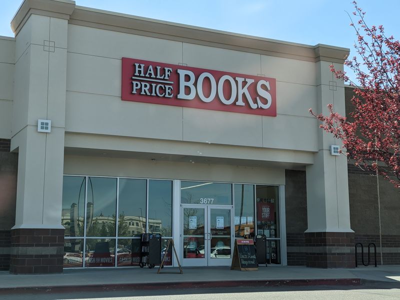 This Massive Idaho Used-Book Paradise Is The Only One Of Its Kind In The State - Decor Hint One Store, One Whole State