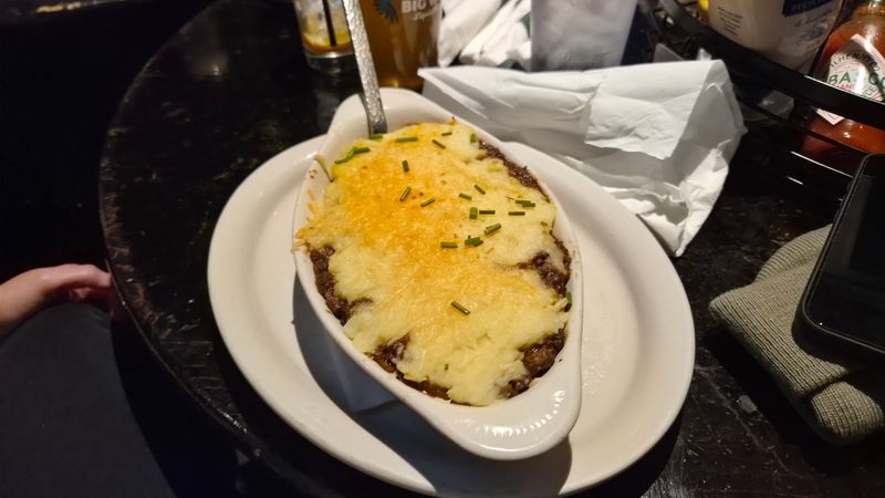 This North Carolina Irish Pub Serves A Shepherd's Pie Locals Keep Coming Back For - Decor Hint Order The Shepherd's Pie When You Want The Full Comfort-Food Experience