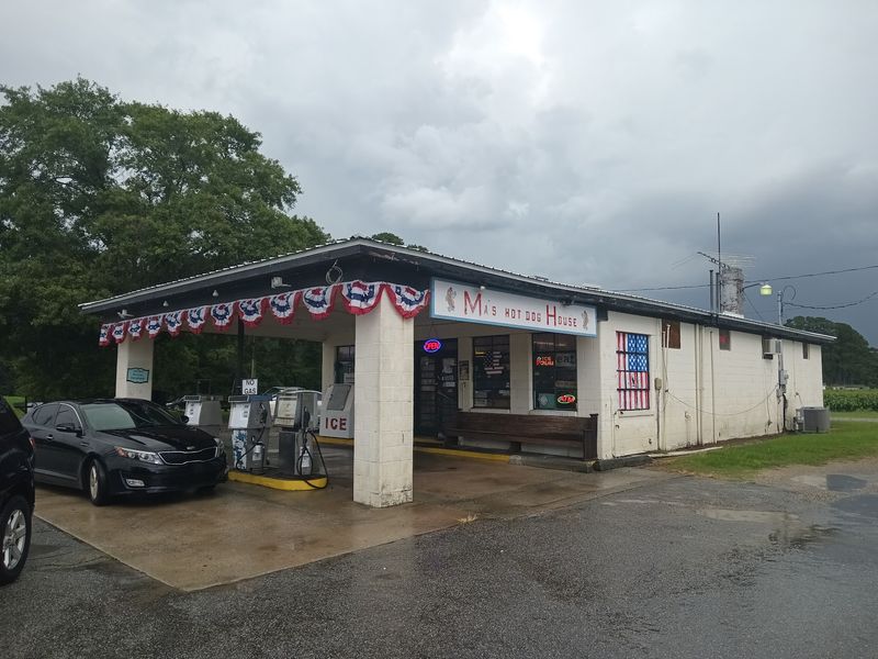 This North Carolina Restaurant Looks Almost Abandoned From The Outside But Is Always Busy Inside - Decor Hint That Weathered Exterior Hides One Of Kinston’s Busiest Little Grills