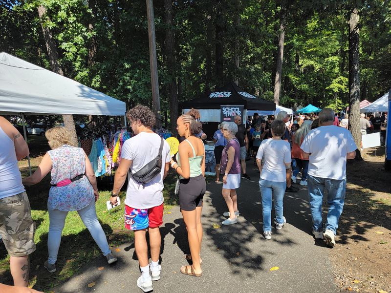 This North Carolina Town Is Hosting A Huge Honey Festival With 140+ Vendors This Weekend - Decor Hint Spend Saturday Browsing More Than 140 Vendors Beneath The Park's Shade Trees