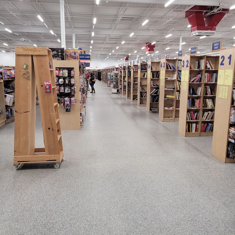 This North Carolina Used-Book Paradise Is So Loved People Drove Nearly 570 Miles For It - Decor Hint Give Yourself Plenty Of Time Because These Shelves Keep Going