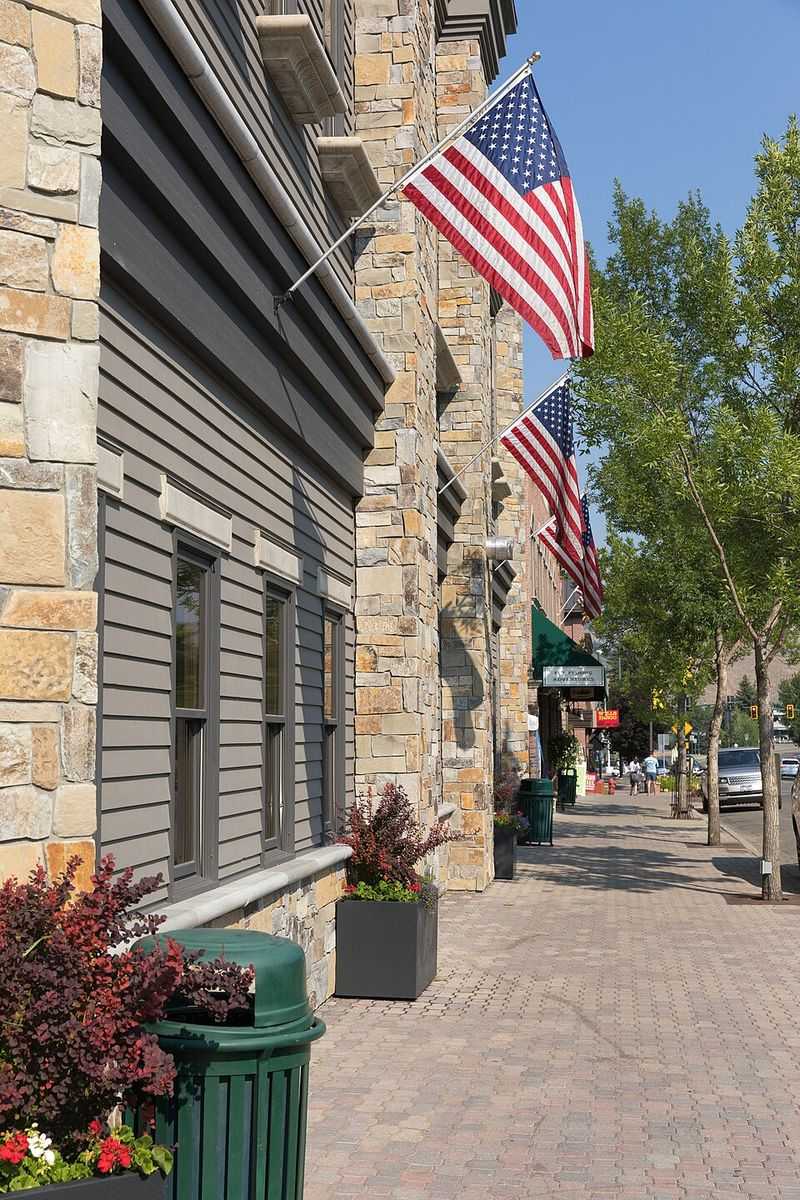 See Why The City Packs So Much Good Food Into Such A Small Downtown