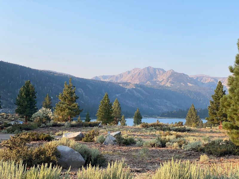 This Stunning California Lake Town Might Be The Most Beautiful In The Eastern Sierra - Decor Hint The View From Oh Ridge Makes A Serious First Impression