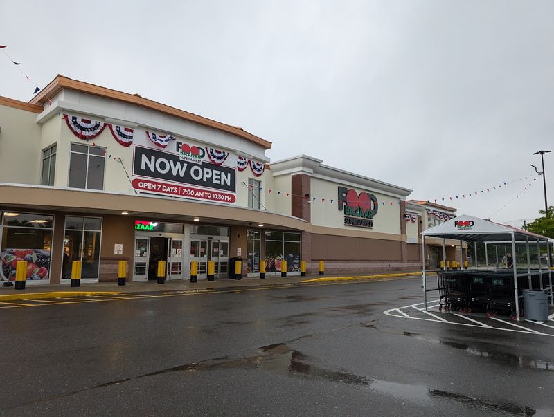 One Connecticut Market Brings Flavors From Around The World Under One Roof - Decor Hint Bridgeport Shoppers Get Far More Than Basic Groceries