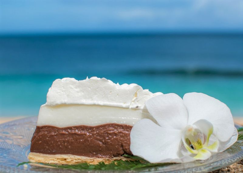 This Tiny Bakery In Hawaii Is Famous For Its World-Known Cream Pies - Decor Hint The Cream Pies That Started It All