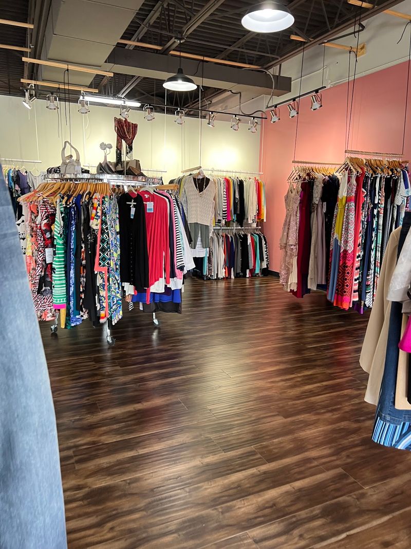 Browse The Racks For High-End Clothing At Secondhand Prices