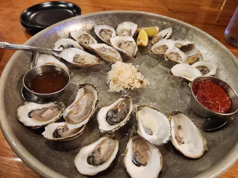 This Vermont Restaurant Serves Oysters So Good You’ll Want To Come Back - Decor Hint Two Hundred Oysters, Every Day