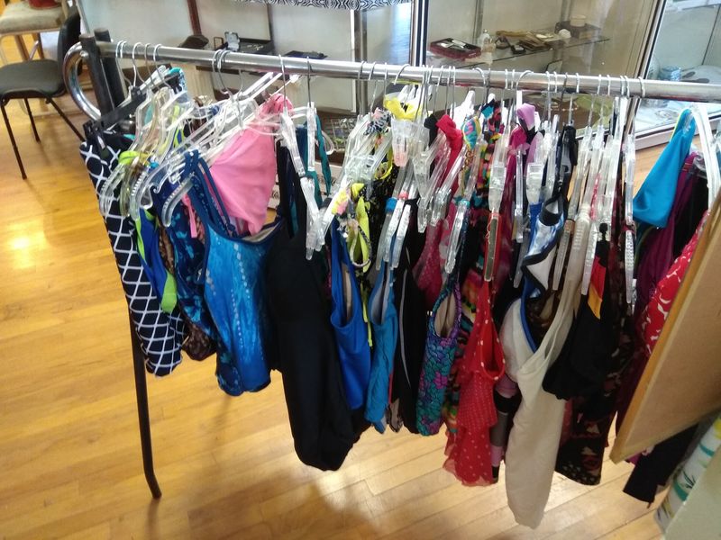 9 Cash-Only Texas Thrift Stores That Belong On Your Weekend Bargain Bucket List - Decor Hint Pass It On