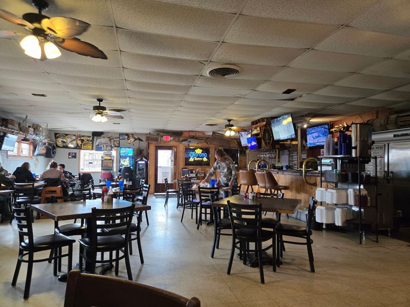8 Nebraska Restaurants So Remote The Drive Feels Like Part Of The Experience - Decor Hint Catfish Lake at the Lodge, Bellevue
