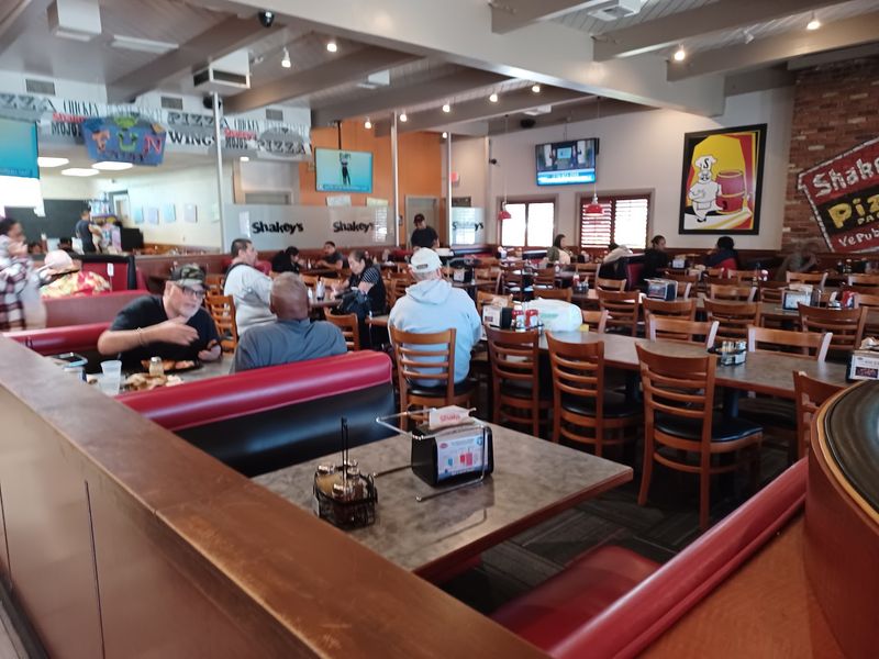 Shakey's Pizza Parlor, Culver City