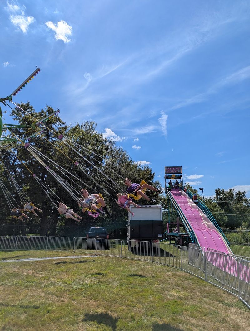 A Connecticut Country Fair That Packs Three Days Of Old-Fashioned Fun Into The End Of August - Decor Hint Carnival Rides Light Up The Grounds After Dark