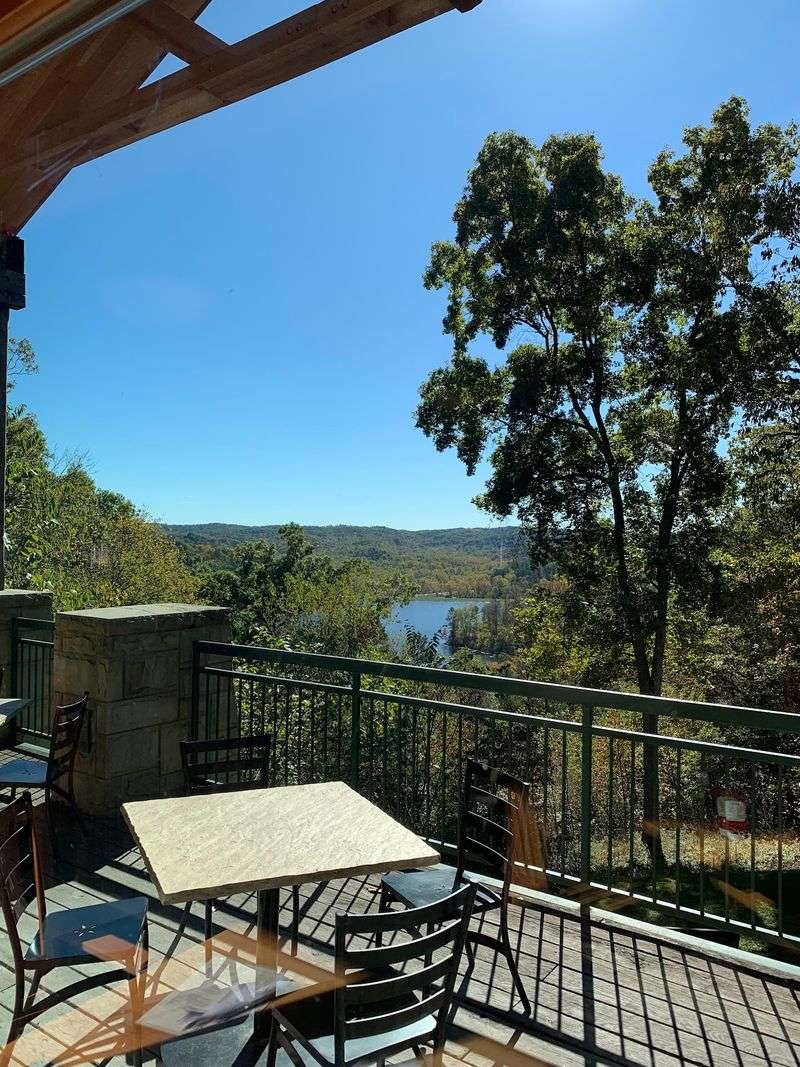 Meals With A Lake View
