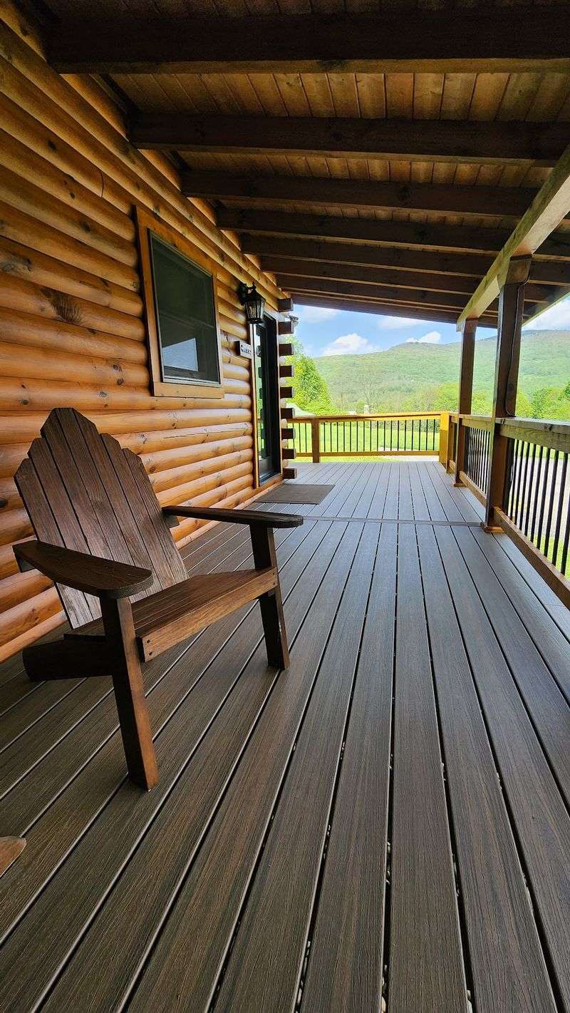This West Virginia Couples-Only Retreat Is A Short Drive From A Stunning Waterfall - Decor Hint Snow Days And Saddle Trails