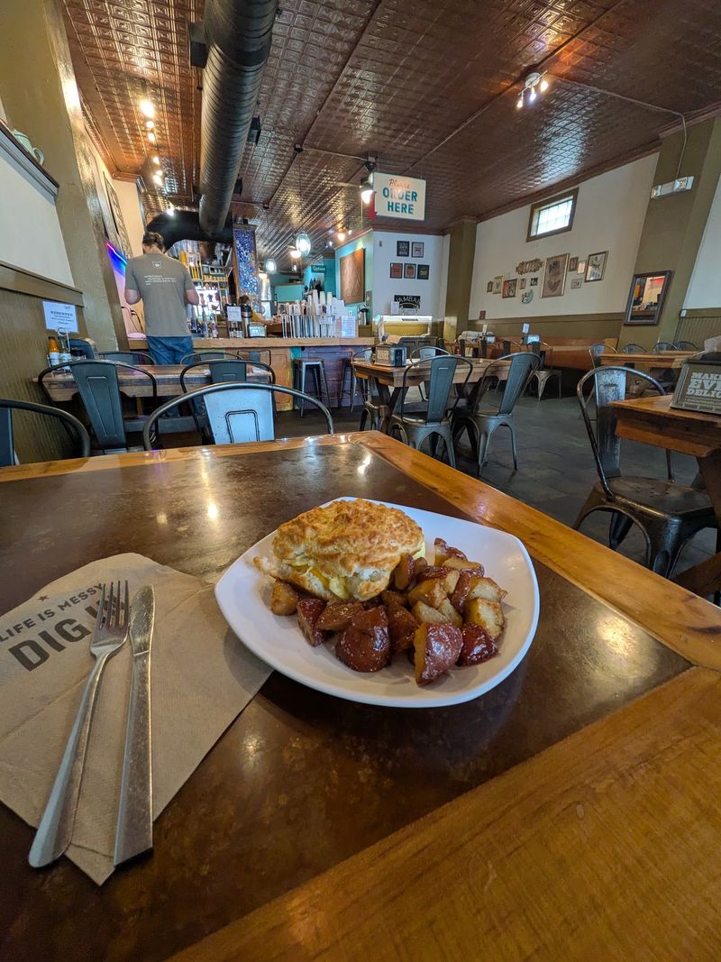 These 9 North Carolina Breakfast Joints Where The Portions Are Almost Too Big To Finish - Decor Hint Biscuit Head, Asheville