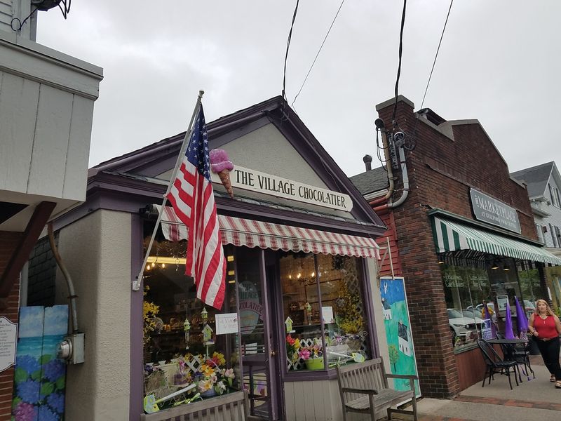 11 Connecticut Candy Stores And Sweet Shops That Keep Old-Fashioned Traditions Alive - Decor Hint The Village Chocolatier, Guilford