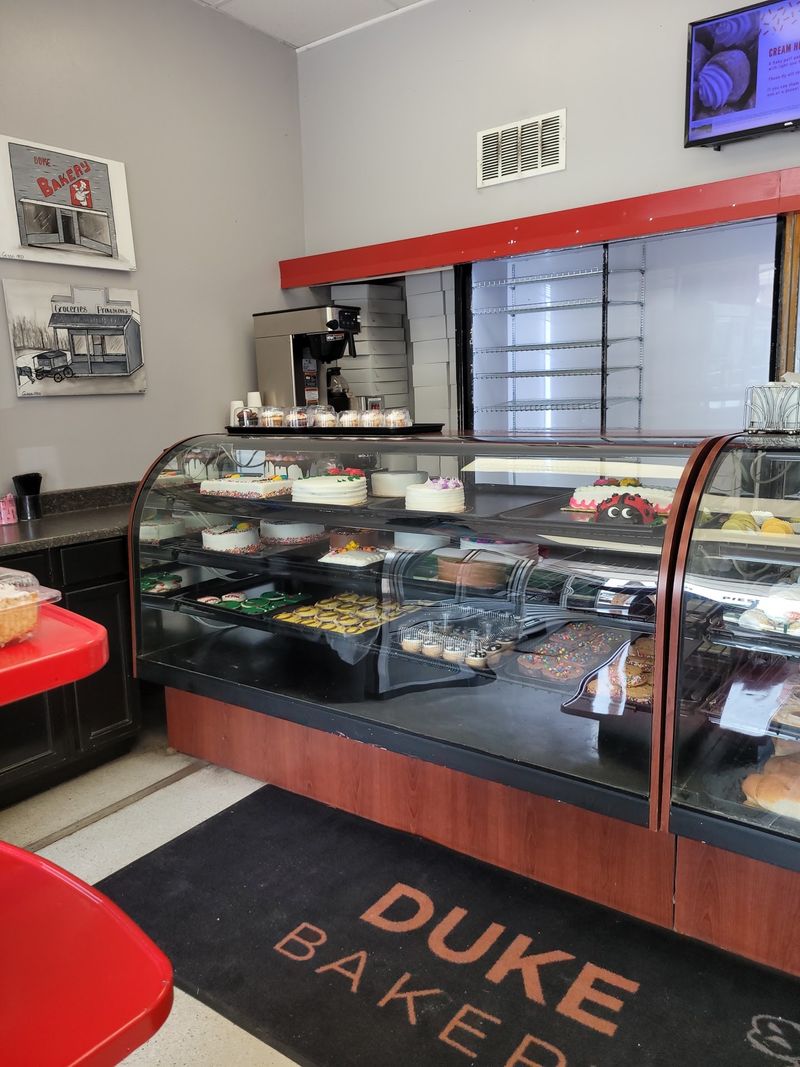 10 Illinois Bakeries That Make Summer Road Trips Even Sweeter - Decor Hint Duke Bakery, Alton