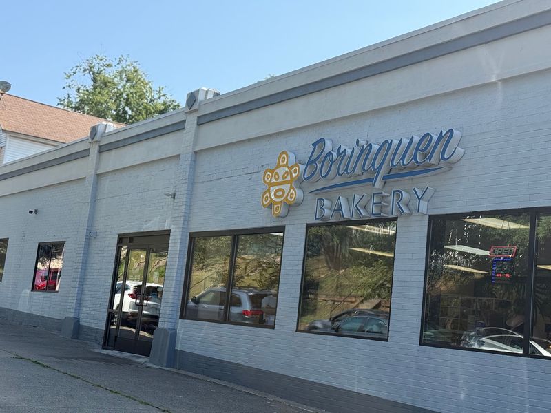Borinquen Bakery, New Britain
