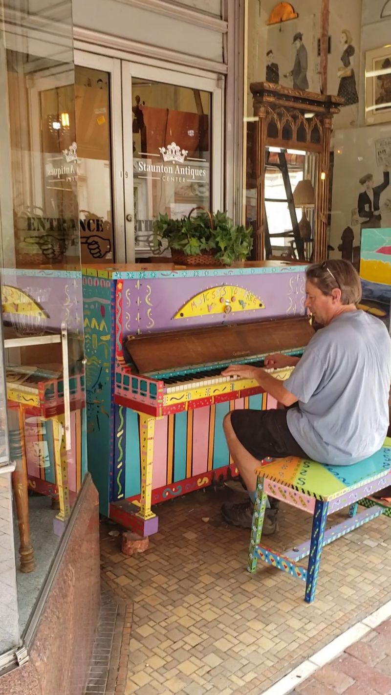Staunton Antiques Center, Staunton