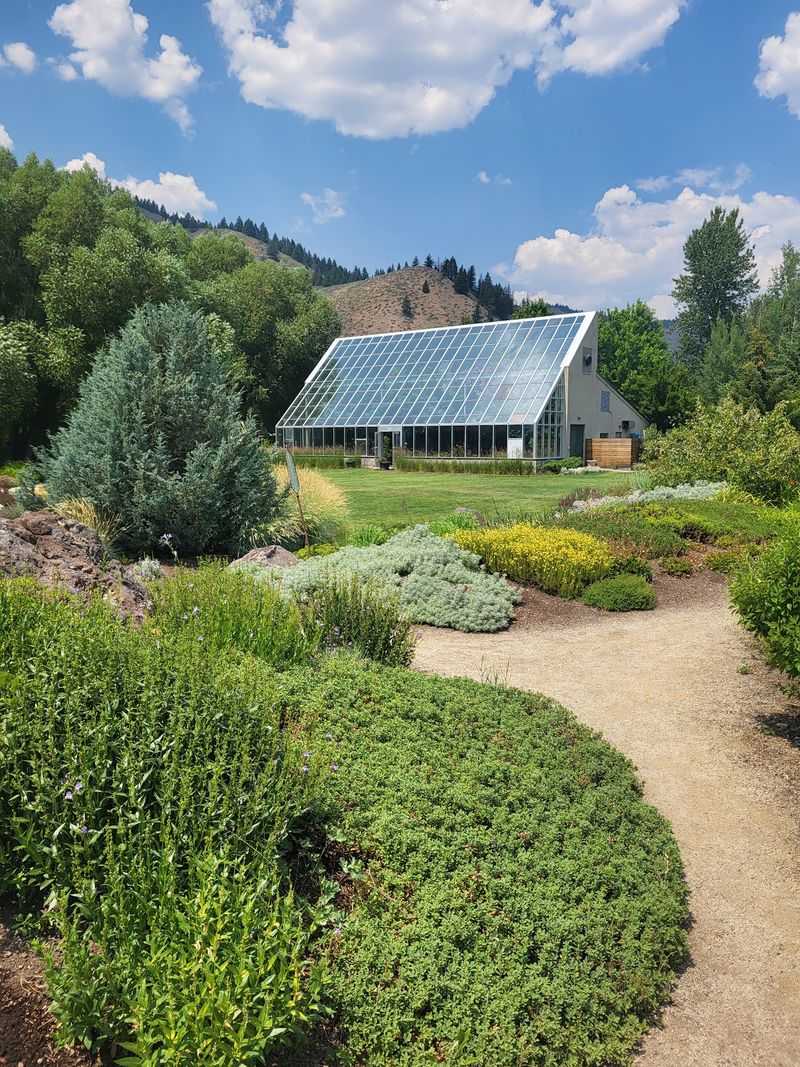 This Hidden 5-Acre Idaho Garden Has 5 Different Biomes And Seniors Visit Completely Free - Decor Hint Turn A Ketchum Afternoon Into A Slow Walk Through Idaho's Plant Life