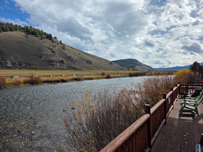 This Tiny Idaho Mountain Town Barely Reaches 80 Degrees Even In The Middle Of Summer - Decor Hint Spend Afternoons Outside Without The Relentless Heat Found At Lower Elevations