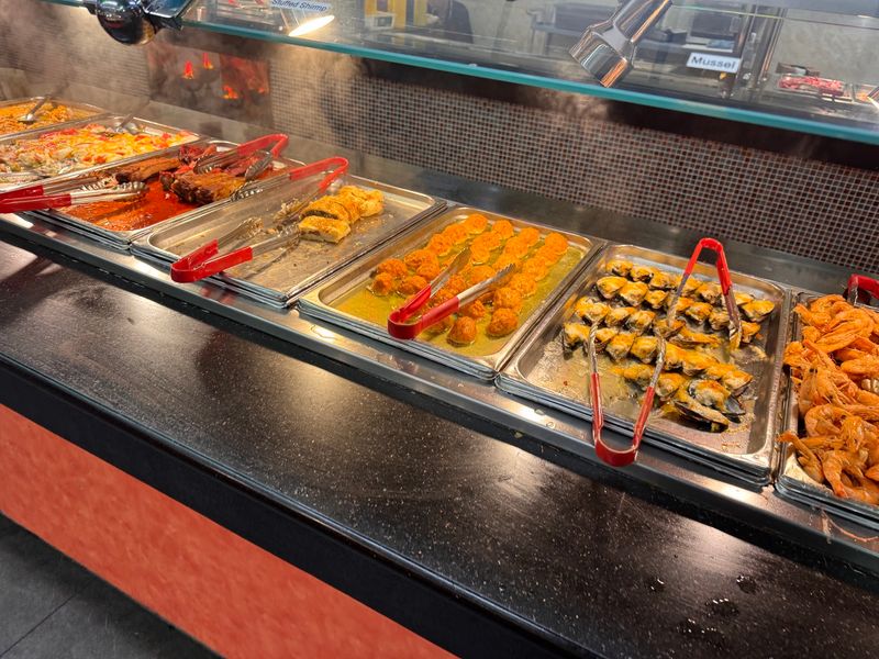 You Can Bounce From Sushi To Seafood Without Leaving The Same Room