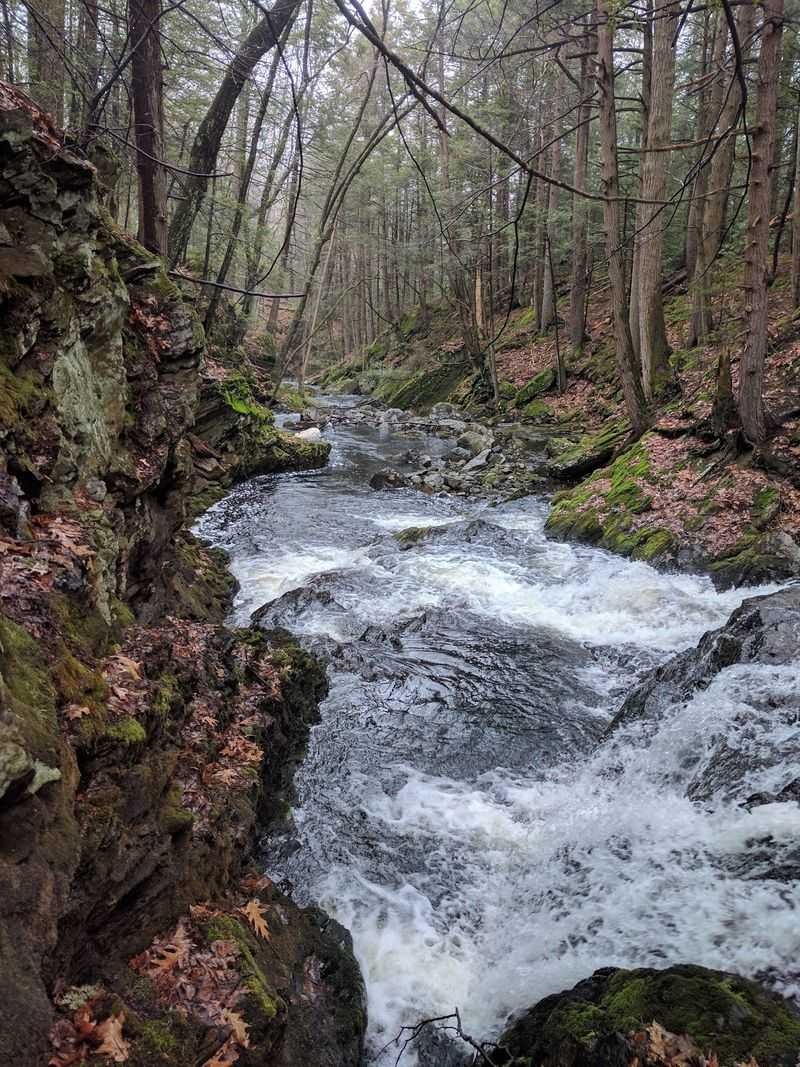 9 Mountain Towns In Connecticut That Don't Feel As Quiet As They Used To - Decor Hint New Hartford