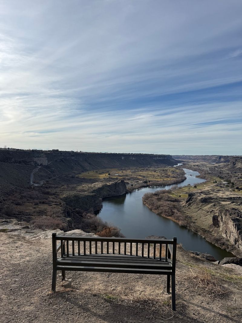 Follow The 7.6-Mile Canyon Rim Trail For Changing Views
