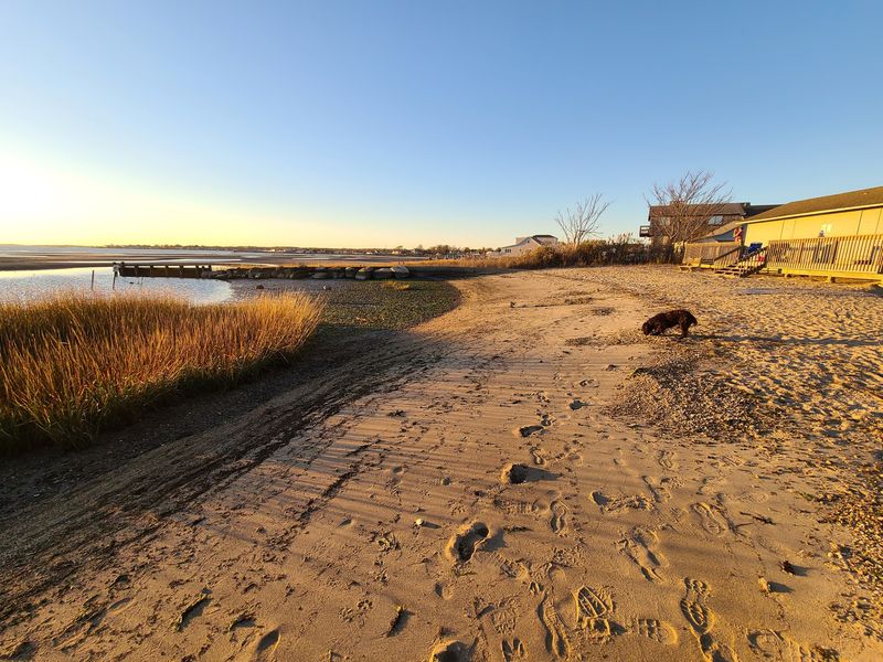11 Connecticut Beaches Perfect For One Last Late Summer Swim - Decor Hint Harvey’s Beach, Old Saybrook