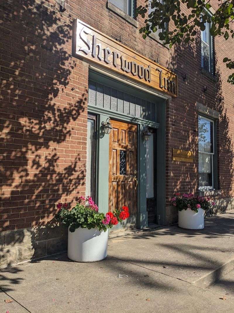 Sherwood Inn