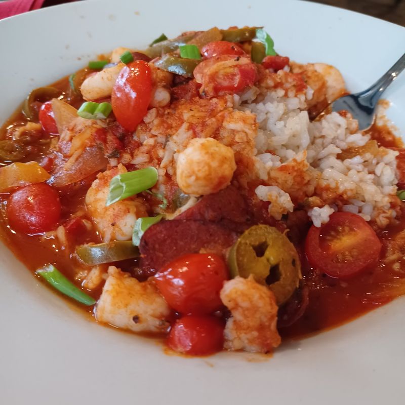 This Nebraska Lakefront Restaurant Serves Huge Seafood Dinners Right By The Water - Decor Hint Shrimp And Scallops Keep Seafood On The Menu All Week